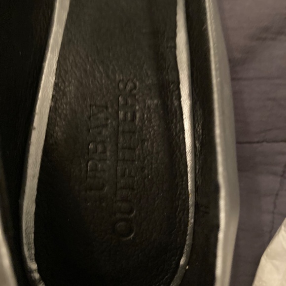 Urban Outfitters Silver Metallic Kitten Leather Heels 8 39 - Picture 8 of 8